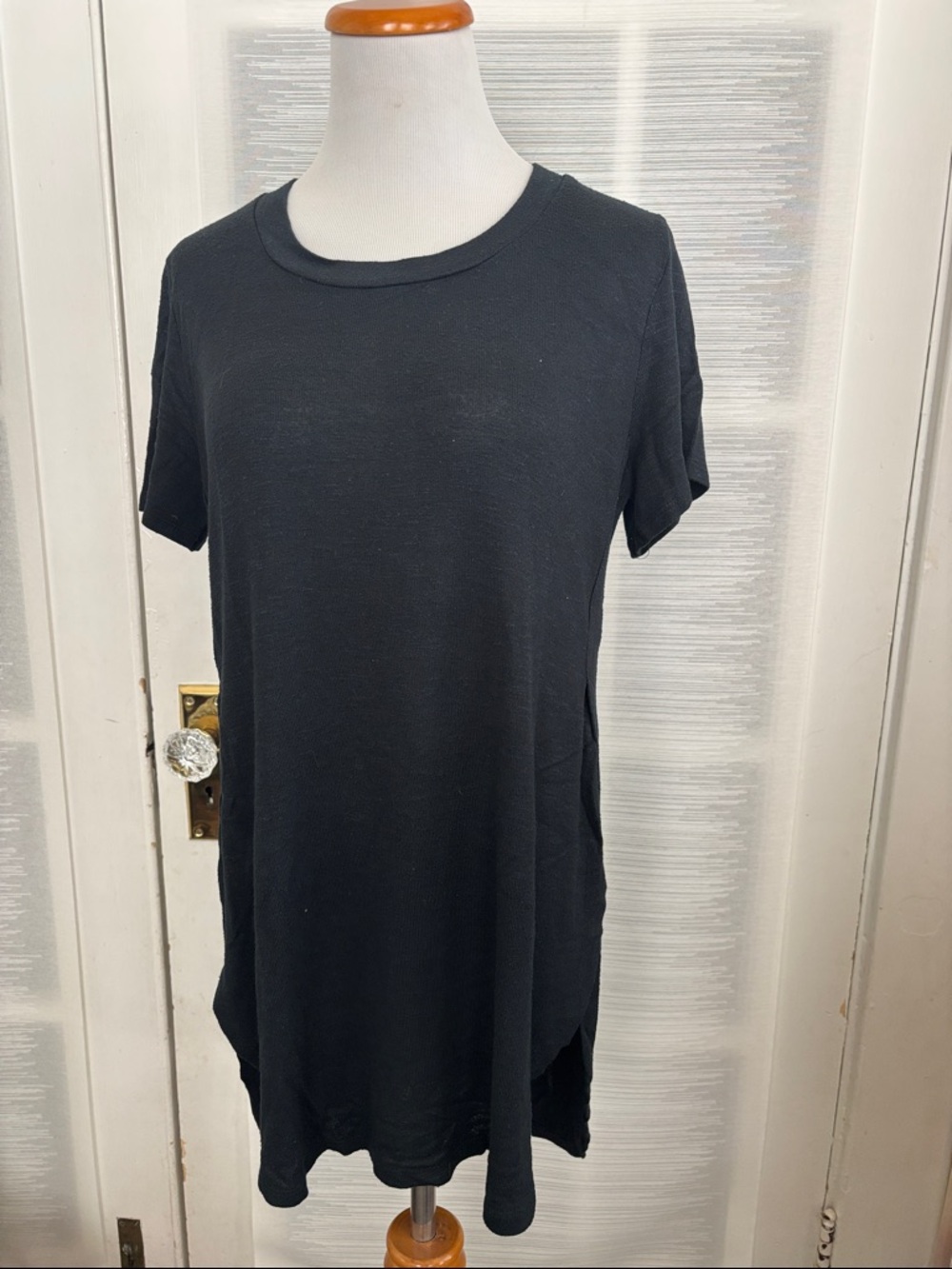 Black Women's Short-Sleeve Tunic Top